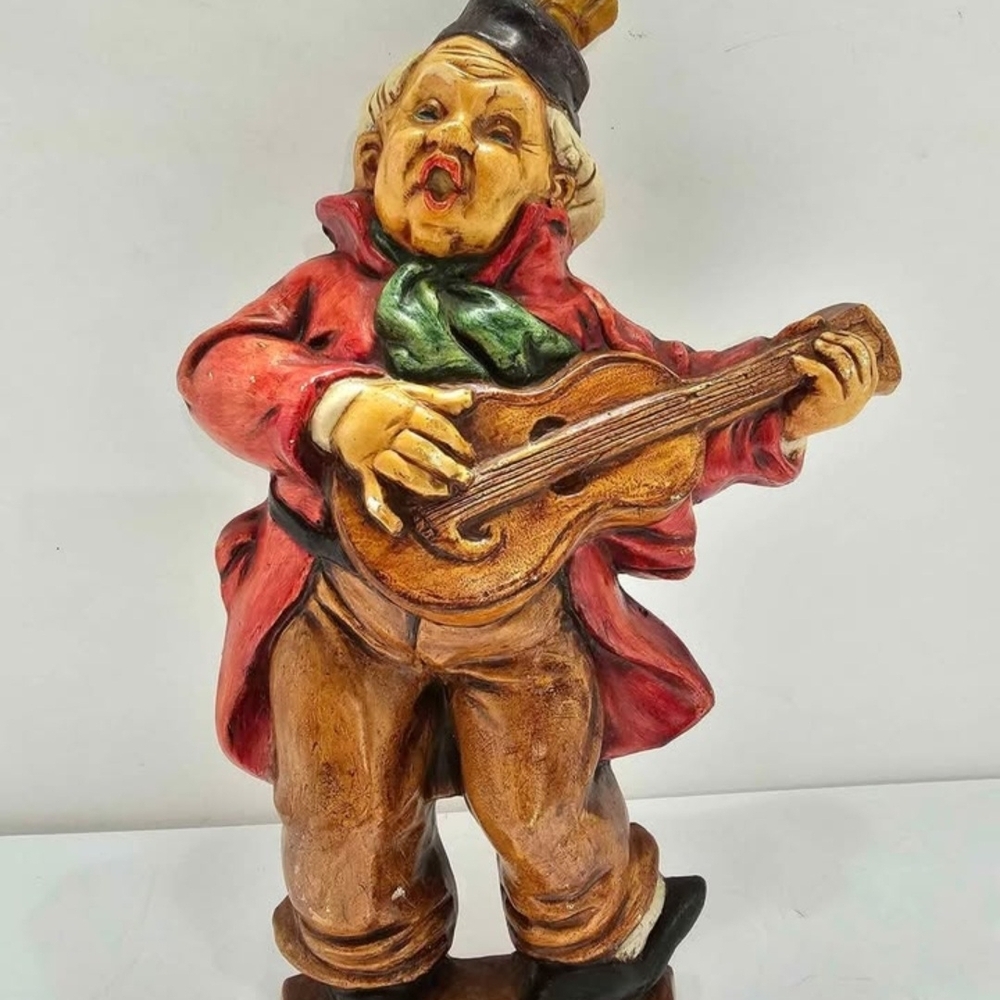 Charming "Very Old" Musician Figure Wall Hanging - Picture 1 of 10